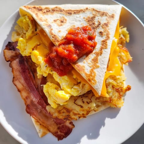 Breakfast Crunchwrap Hack